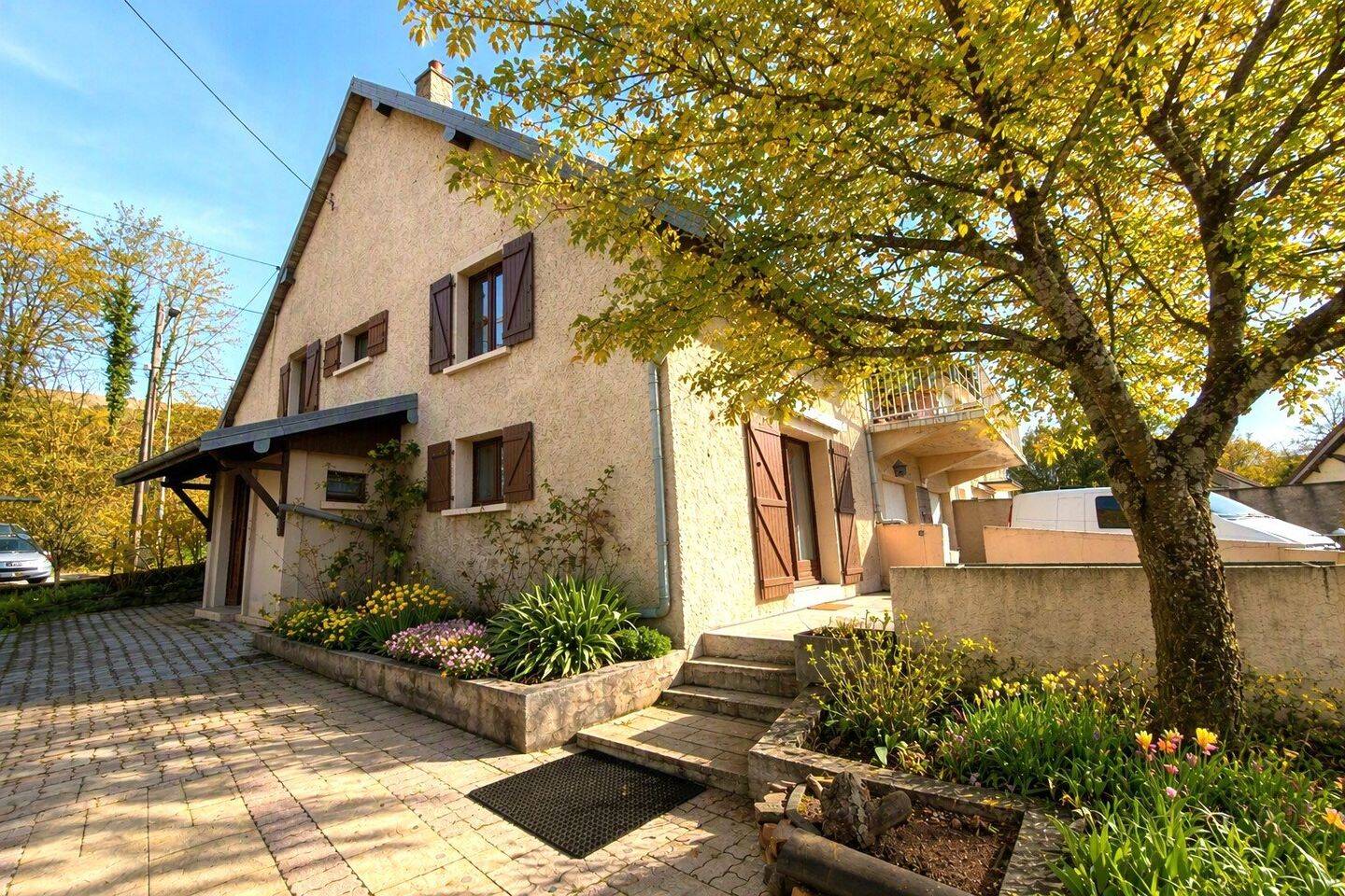 Maison 10 pièces 210 m² · à Arbouans · 210 m² · 160 000 €