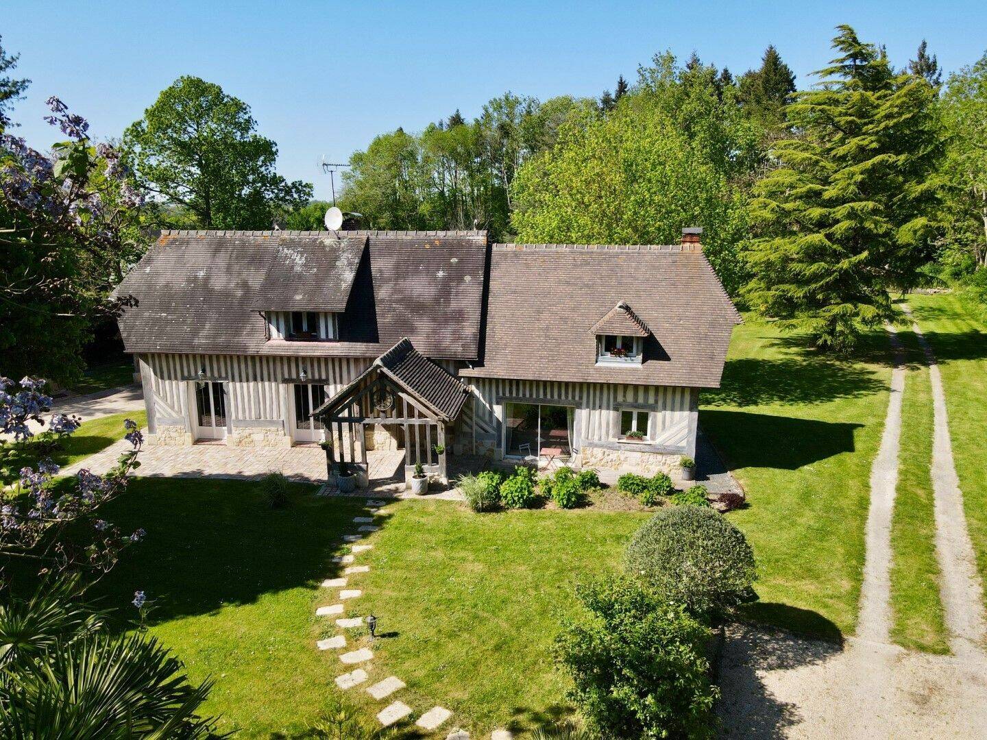 Maison 5 pièces 155 m² · à Saint-Hymer · 155 m² · 756 000 €