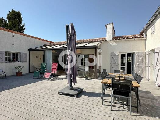 Maison de plain-pied à vendre 499 900 € 4 pièces 3 chambres 125 m² 948 m² de terrain Salles-sur-Mer 17220