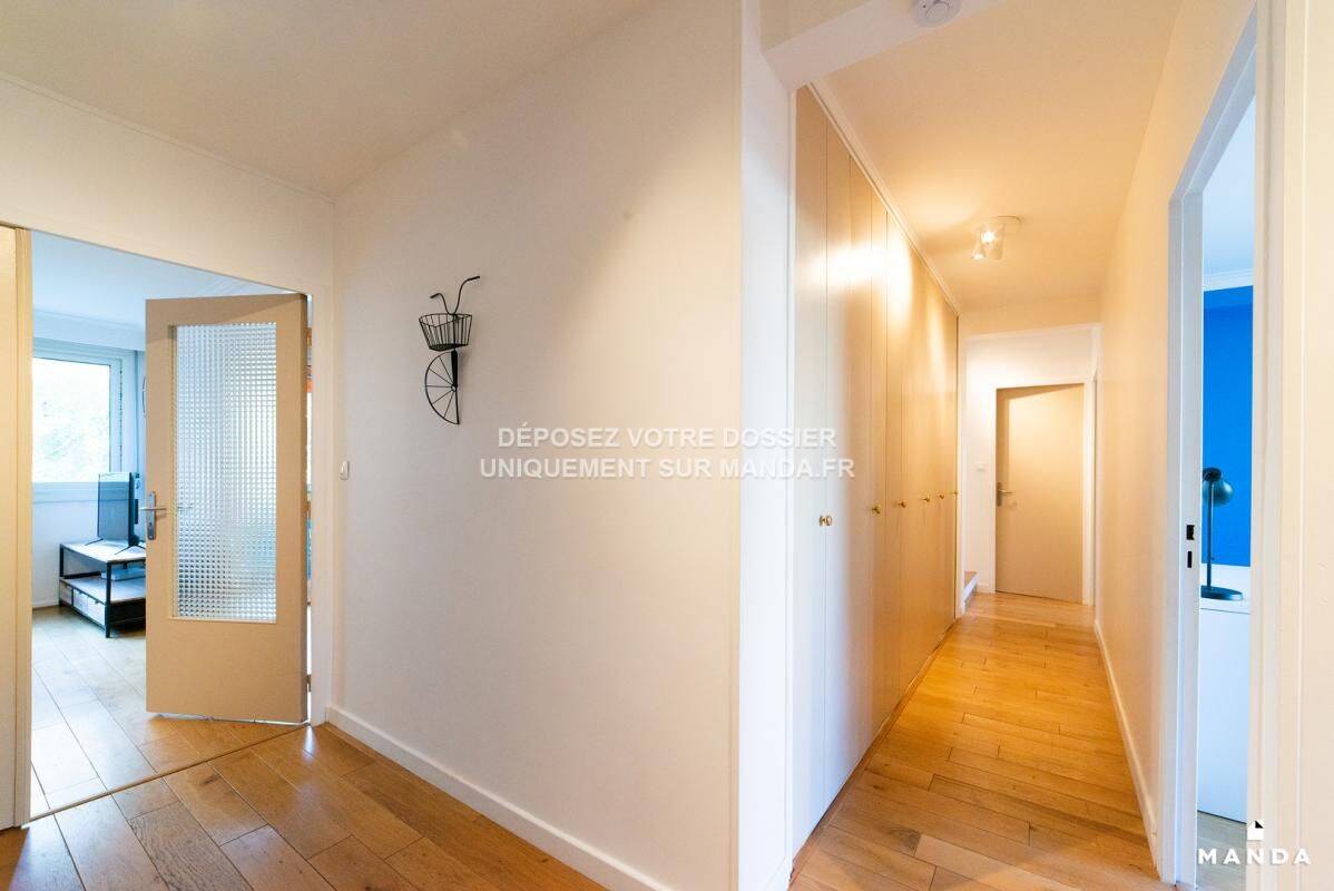 Chambre en colocation toutes charges incluses avec une place de — 15