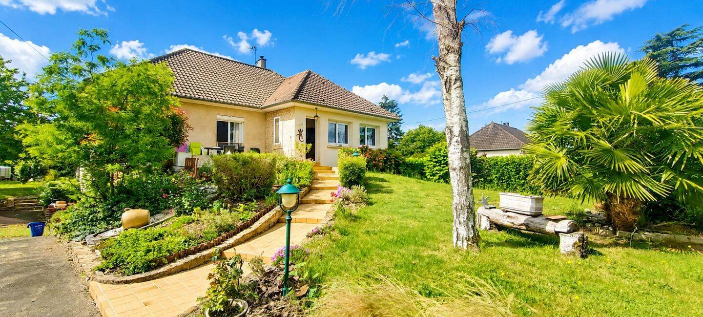 Maison 7 pièces 130 m² · à Roëzé-sur-Sarthe · 130 m² · 249 600 €