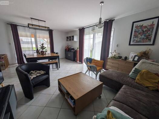 Maison de plain-pied à vendre 249 900 € 6 pièces 3 chambres 104 m² 742 m² de terrain Saint-Malô-du-Bois 85590