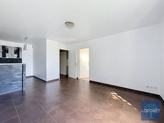 Appartement à vendre 162 500 € 2 pièces 1 chambre 43 m² Étage 1/3 Rouvres-Les Bergeries Vigneux-sur-Seine 91270