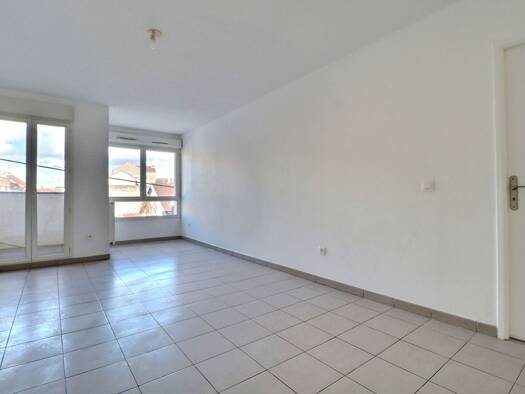 Appartement à vendre 209 000 € 3 pièces 2 chambres 65 m² Étage 2/4 Centre Ville Aubervilliers 93300