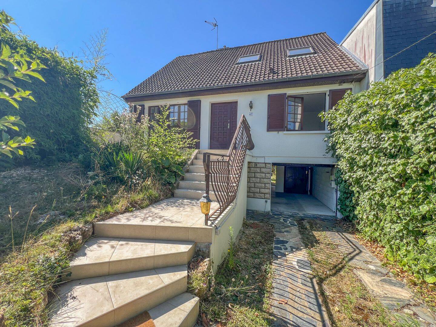 Maison 6 pièces 123 m² · à Le Mesnil-Saint-Denis · 123 m² · 398 000 €