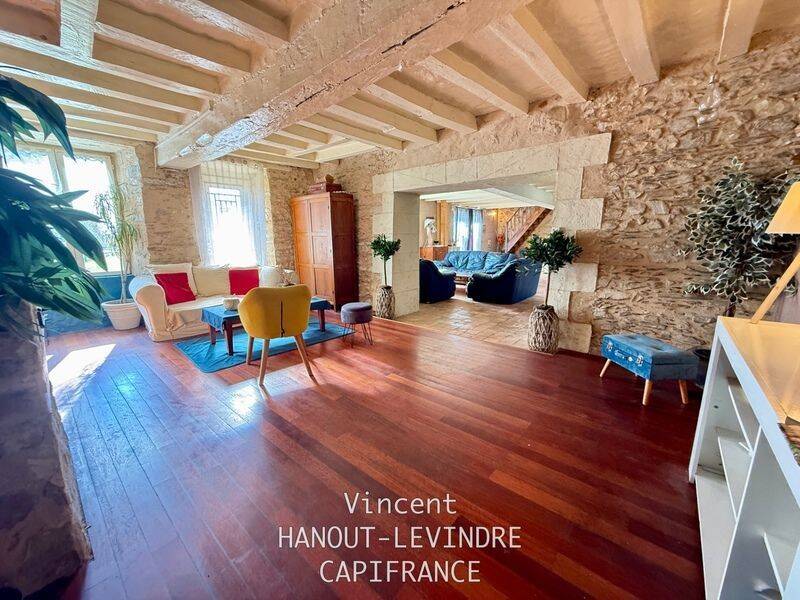 Maison 12 pièces 259 m² · à Les Hauts-d'Anjou · 259 m² · 399 000 €