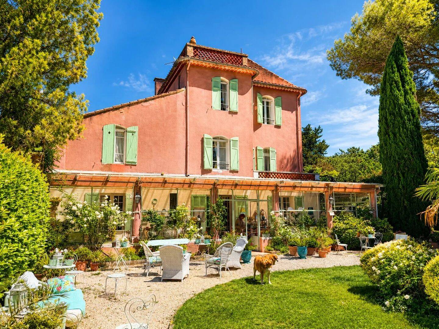 Maison 16 pièces 648 m² · à Orgon · 648 m² · 1 300 000 €