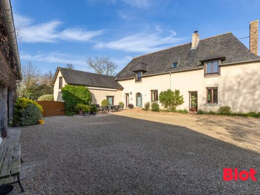 Villa à vendre 535 500 € 7 pièces 5 chambres 166,8 m² 2 328 m² de terrain Noyal-Châtillon-sur-Seiche 35230