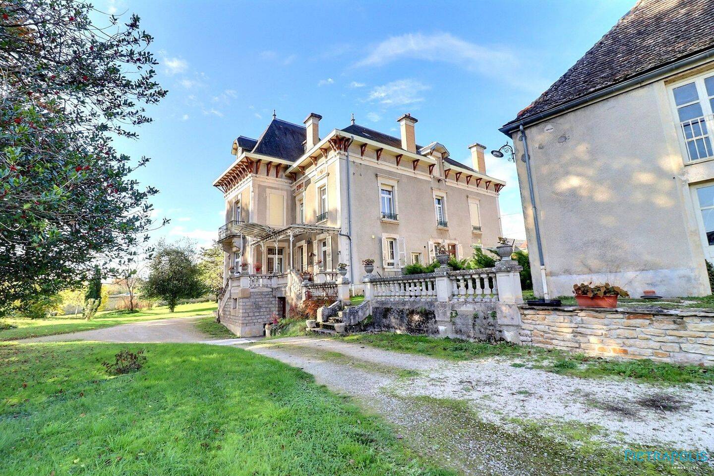 Maison 12 pièces 342 m² · à Beaune · 342 m² · 795 000 €