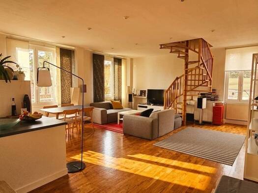 Appartement à vendre 169 000 € 6 pièces 3 chambres 134 m² Étage 2/3 Bellevue-Solaure Saint-Étienne 42100