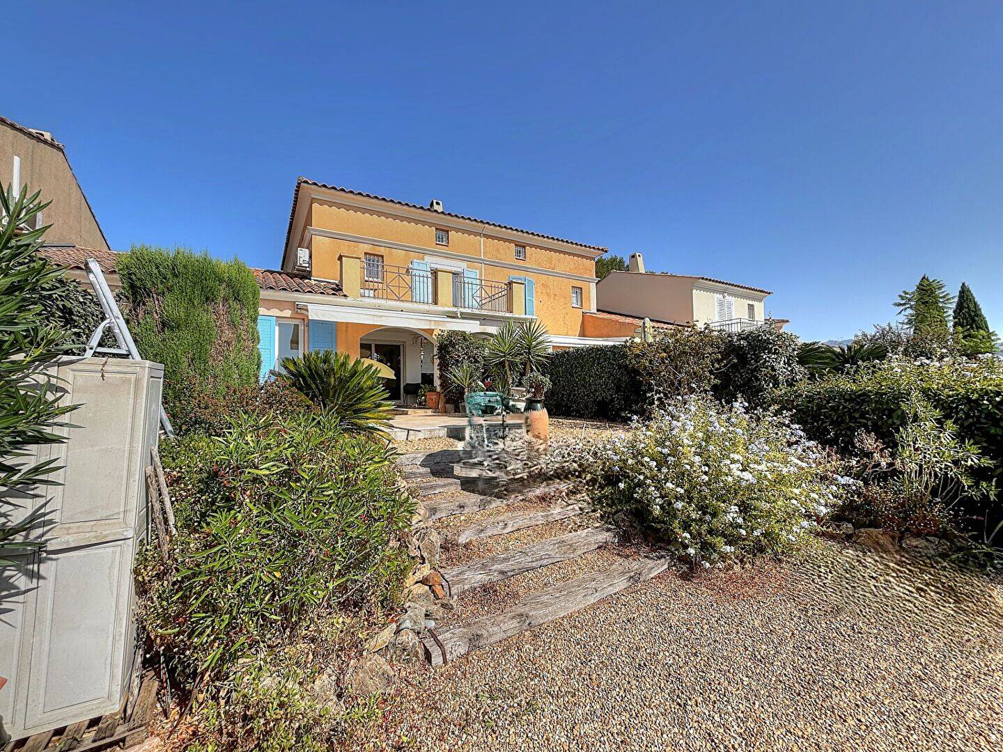 Maison 5 pièces 107 m² · à Saint-Raphaël · 107 m² · 635 000 €