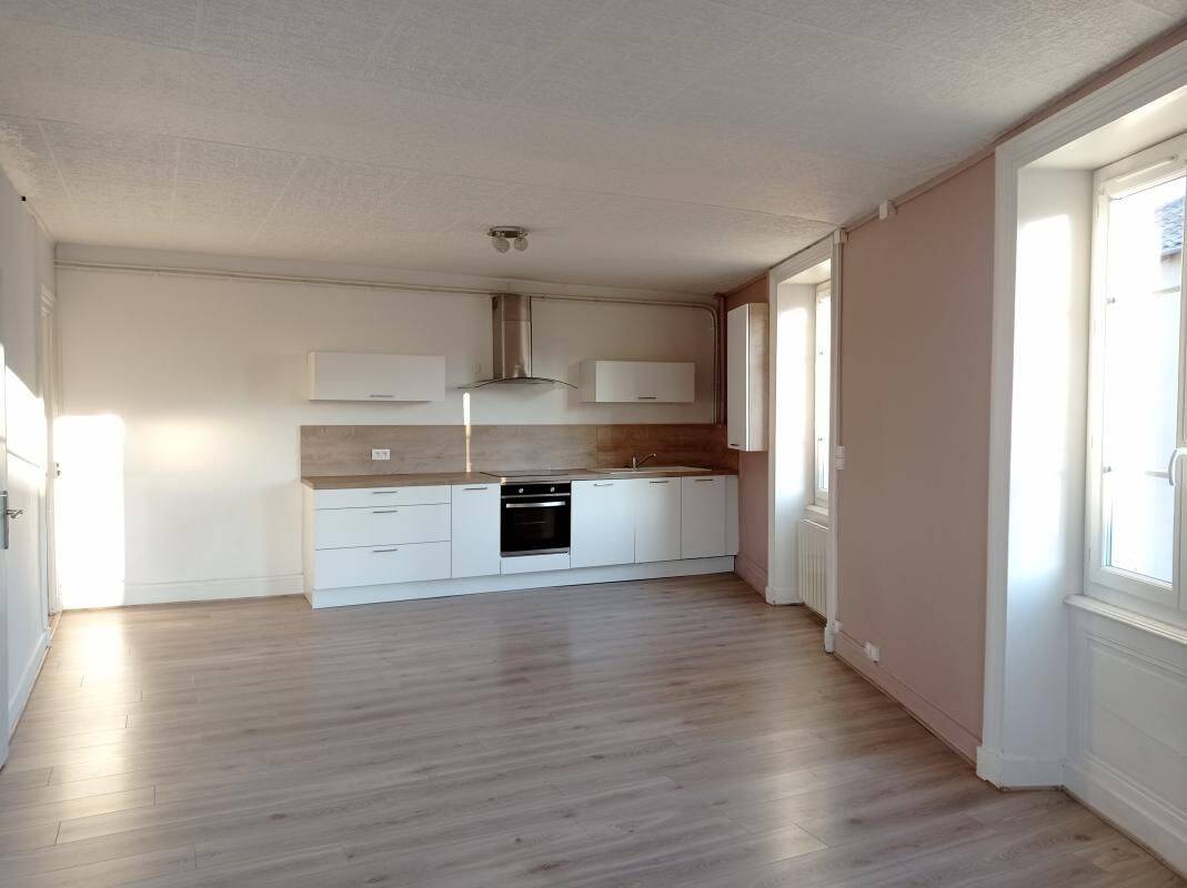 Appartement 4 pièces 95 m² · à Saint-Étienne-des-Oullières · 95 m² · 845 €/mois