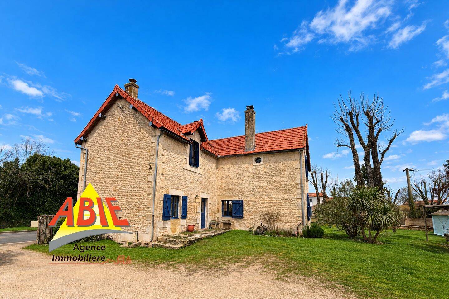 Maison 6 pièces 183 m² · à Benet · 183 m² · 299 000 €