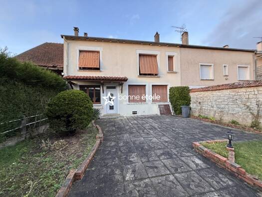 Maison à vendre 95 000 € 8 pièces 5 chambres 192,6 m² 1 164 m² de terrain Laville-aux-Bois 52000