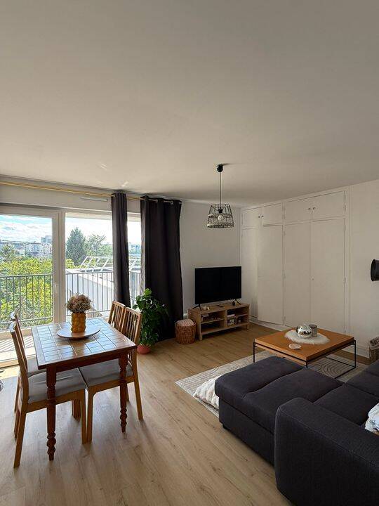 Appartement 4 pièces 81 m² · à Saint-Germain-en-Laye · 81 m² · 1 800 €