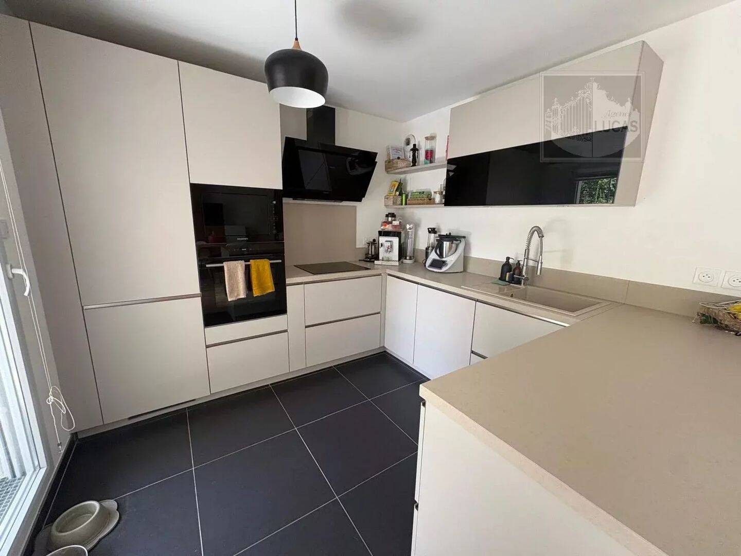 Appartement 5 pièces 97 m² · à Châtenay-Malabry · 96,7 m² · 1 995 €