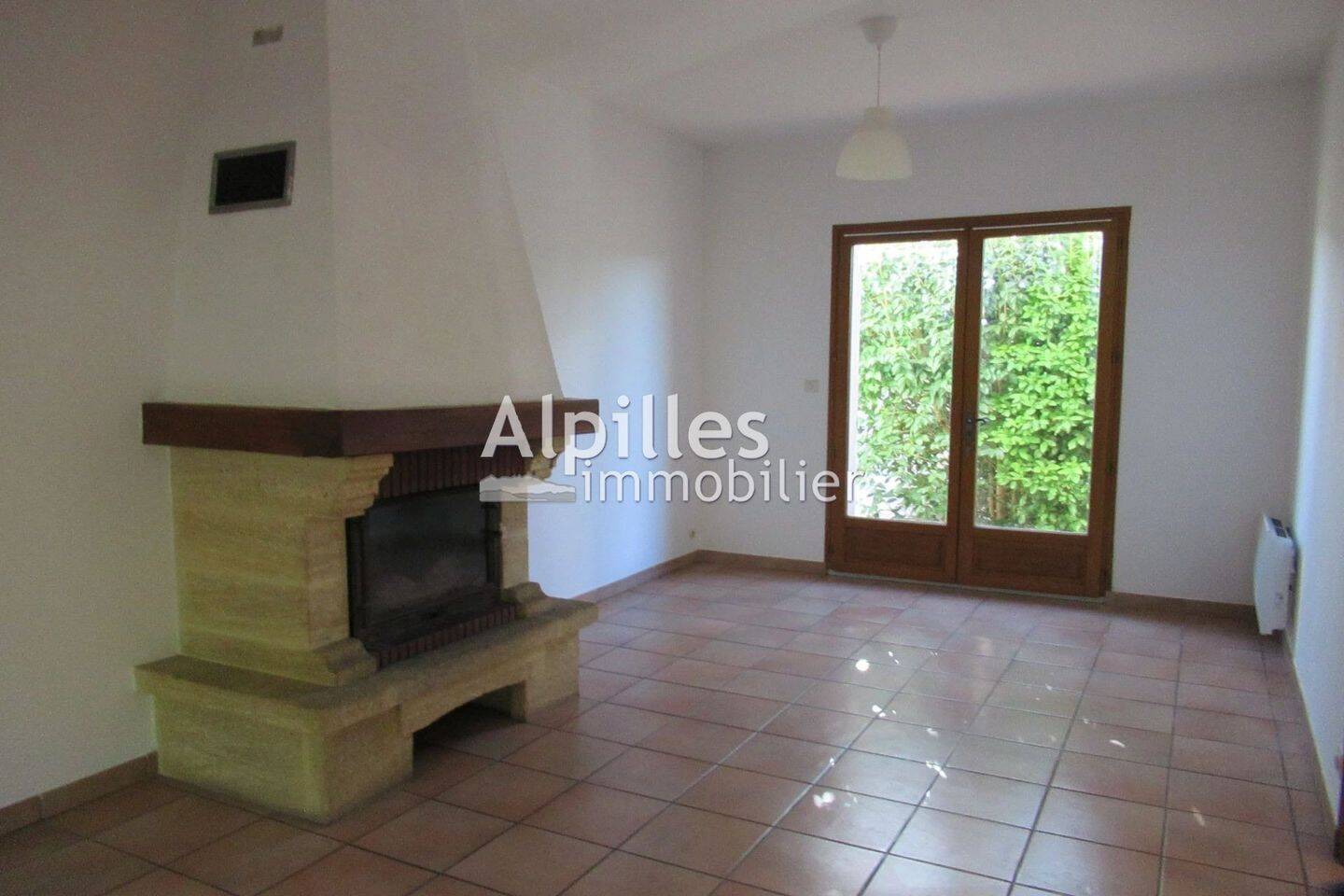 Maison 4 pièces 95 m² · à Mouriès · 95 m² · 1 290 €