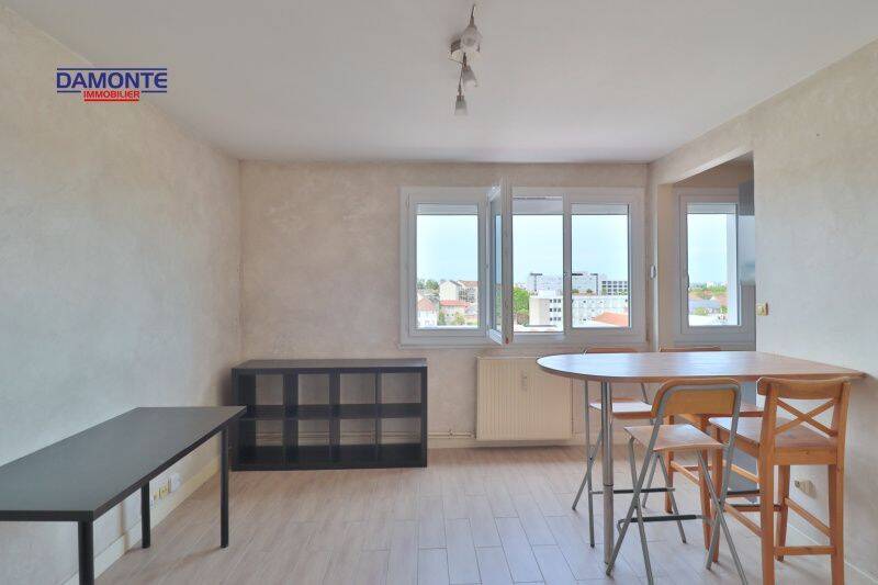 Appartement 1 pièce 25 m² · à Saint-Julien-les-Villas · 25,4 m² · 450 €