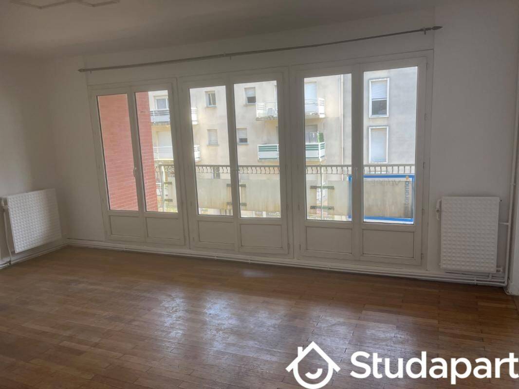 Appartement 3 pièces 75 m² · à Fontaine · 75 m² · 850 €