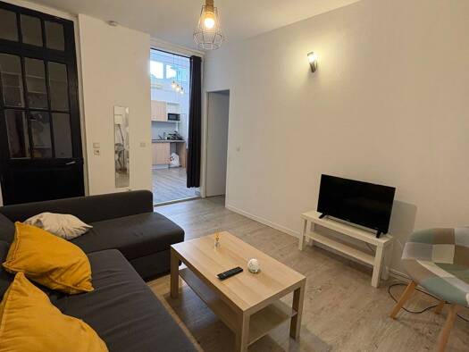 Appartement à louer 780 € 2 pièces 1 chambre 43 m² Étage 1/2 Centre Ville Dax 40100