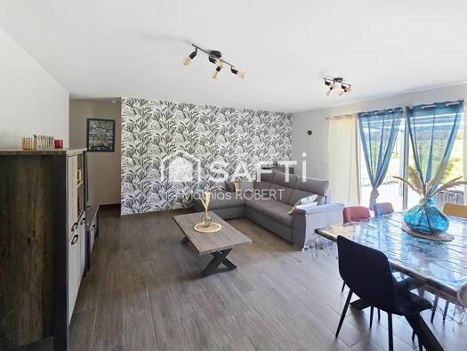 Maison de plain-pied à vendre 239 000 € 4 pièces 3 chambres 106 m² 1 790 m² de terrain Saint-Amant-de-Boixe 16330