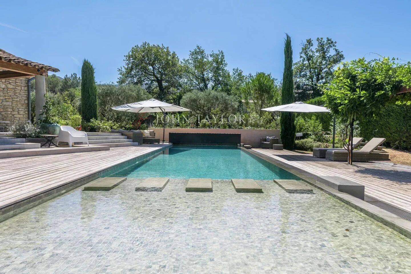 Maison 5 pièces 250 m² · à Ménerbes · 250 m² · 2 380 000 €