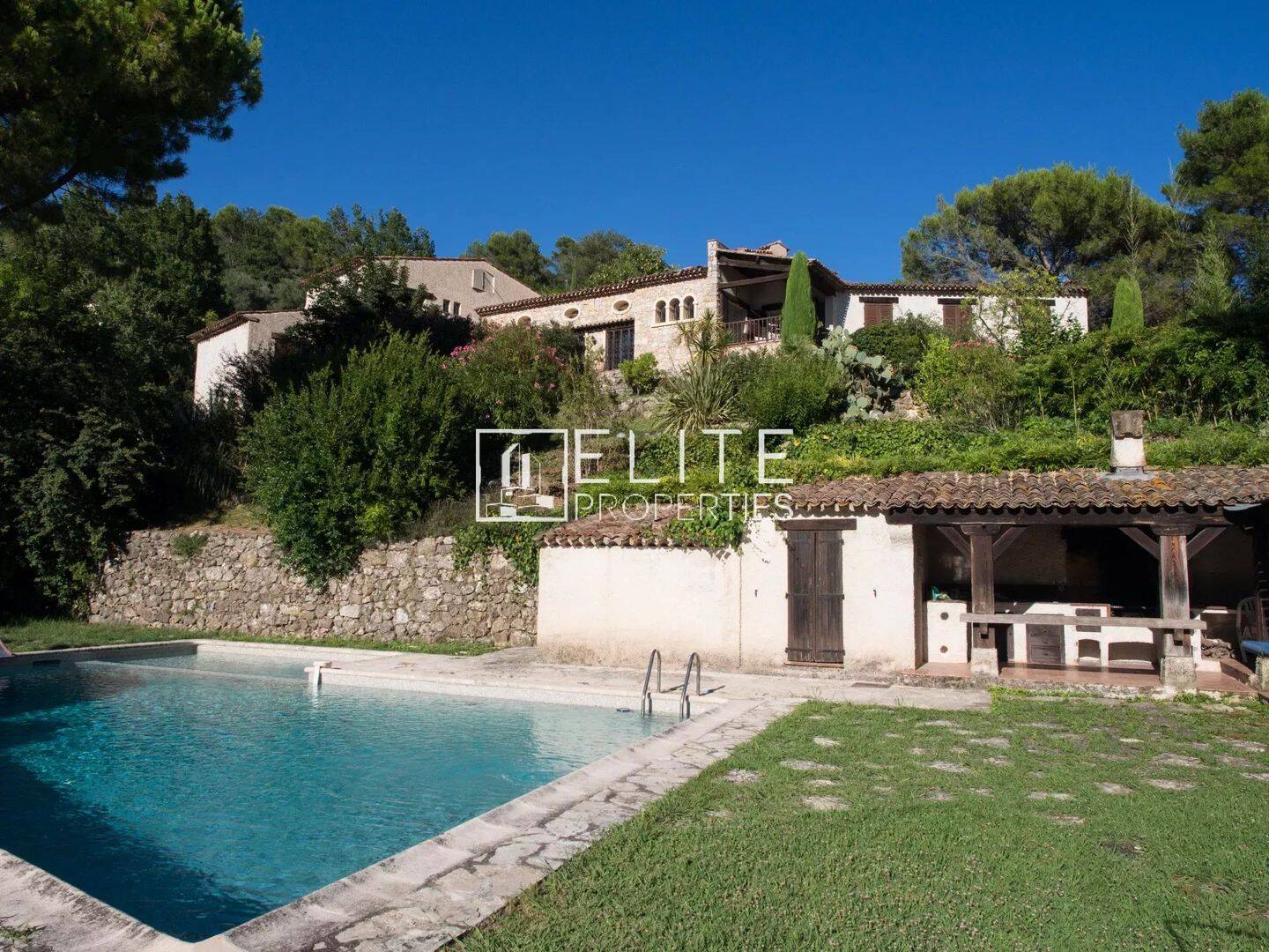 Maison 9 pièces 333 m² · à Mouans-Sartoux · 333 m² · 1 490 000 €