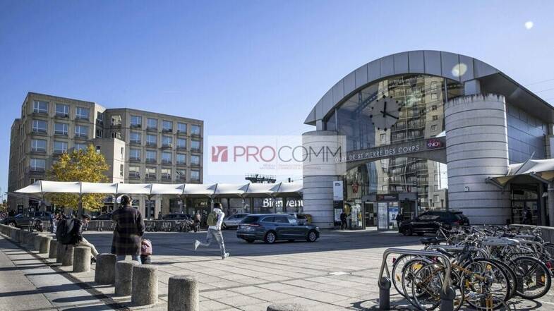 Local commercial à louer 2 658 € 160 m² de surface de vente Centre Saint Pierre des Corps 37700