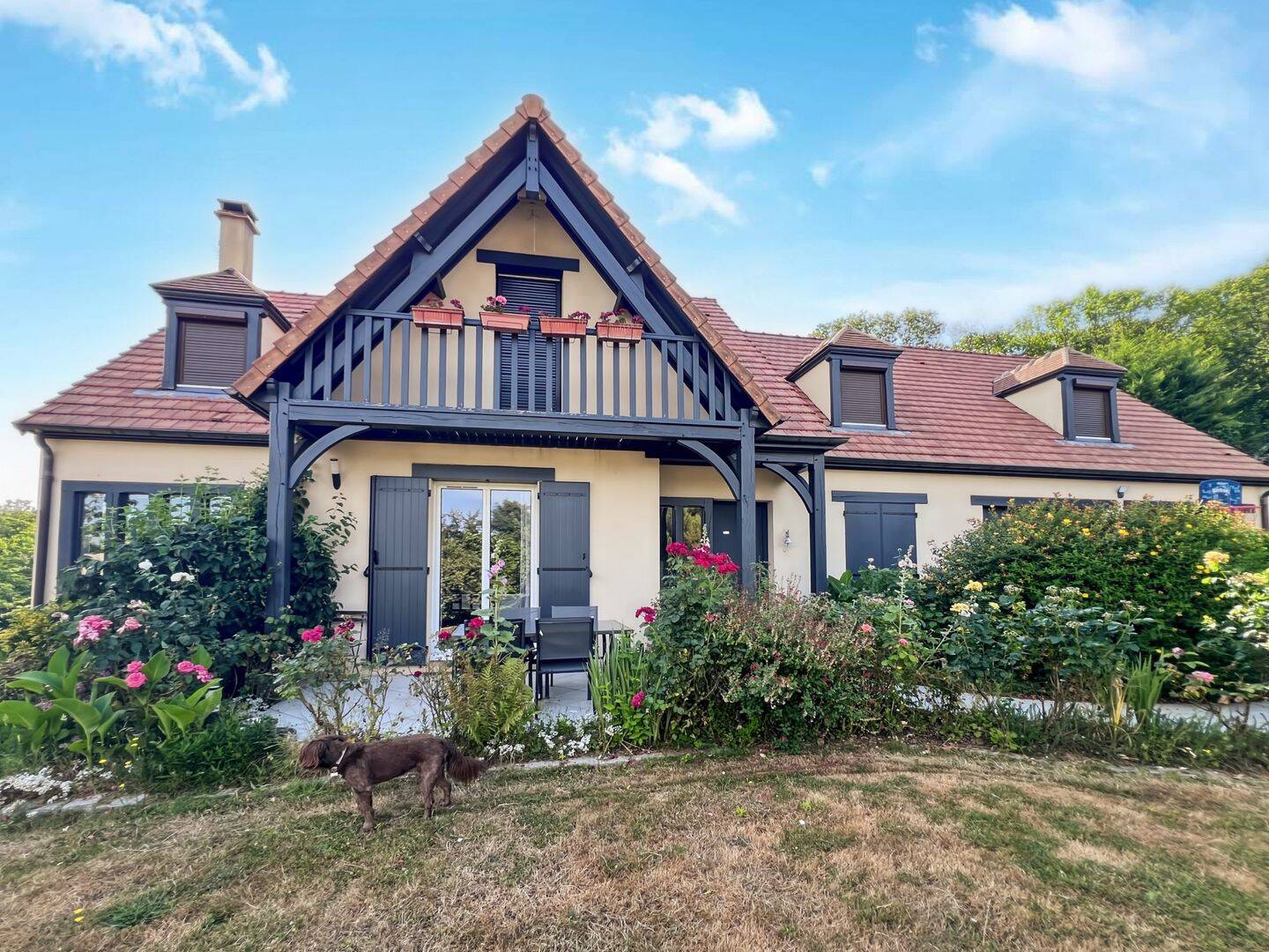 Maison 8 pièces 155 m² · à Bazoches-sur-Guyonne · 155 m² · 748 000 €