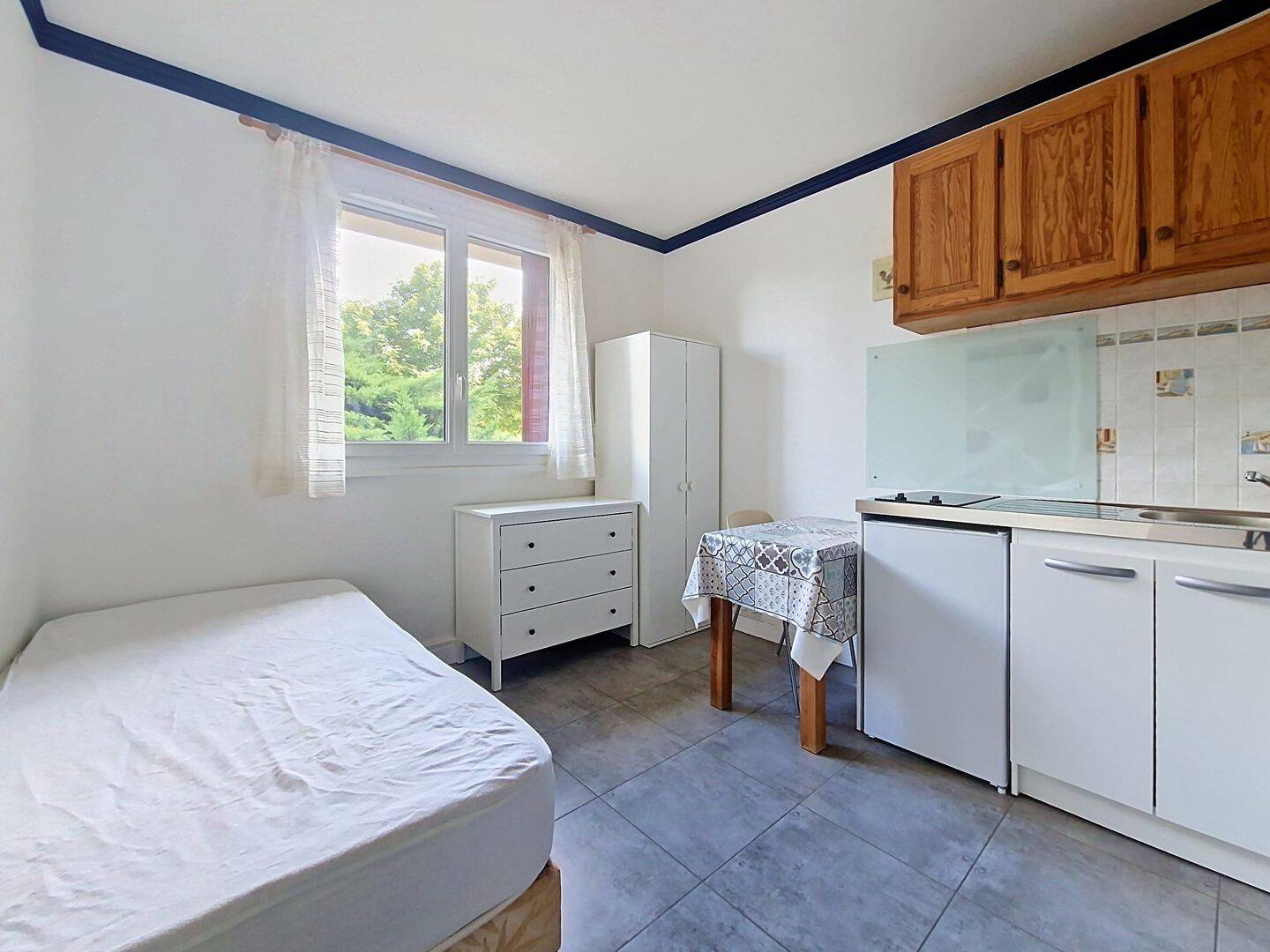 Appartement 1 pièce 14 m² · à Antony · 14,2 m² · 542 €/mois