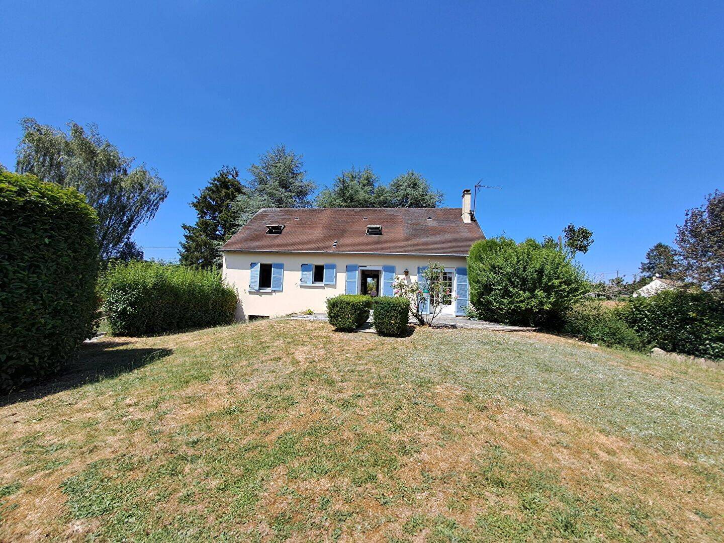 Maison 7 pièces 138 m² · à Rémalard en Perche · 137,5 m² · 195 000 €