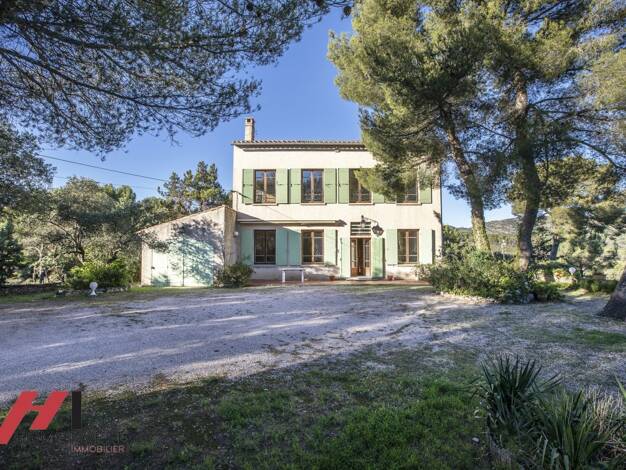 Villa à vendre 1 690 000 € 6 pièces 4 chambres 250 m² 16 000 m² de terrain Marseille 11ème arrondissement 13011