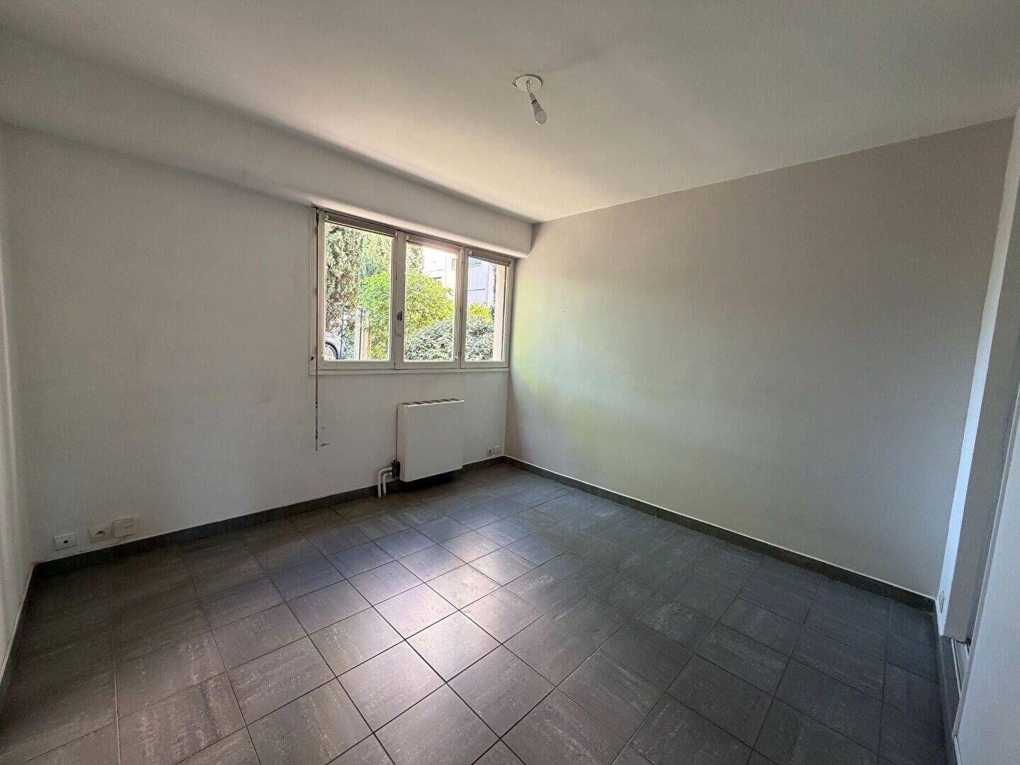 Appartement 2 pièces 43 m² · à Aix-en-Provence · 42,8 m² · 966 €/mois