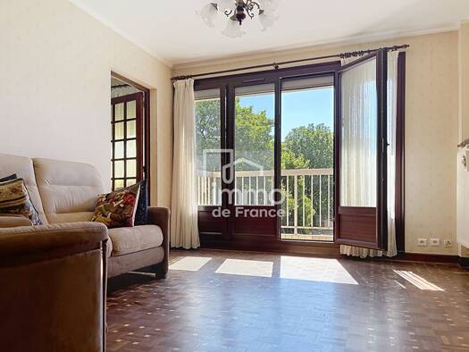 Appartement à vendre 139 000 € 4 pièces 2 chambres 77 m² Étage 1/4 Baudières Bourg-en-Bresse 01000
