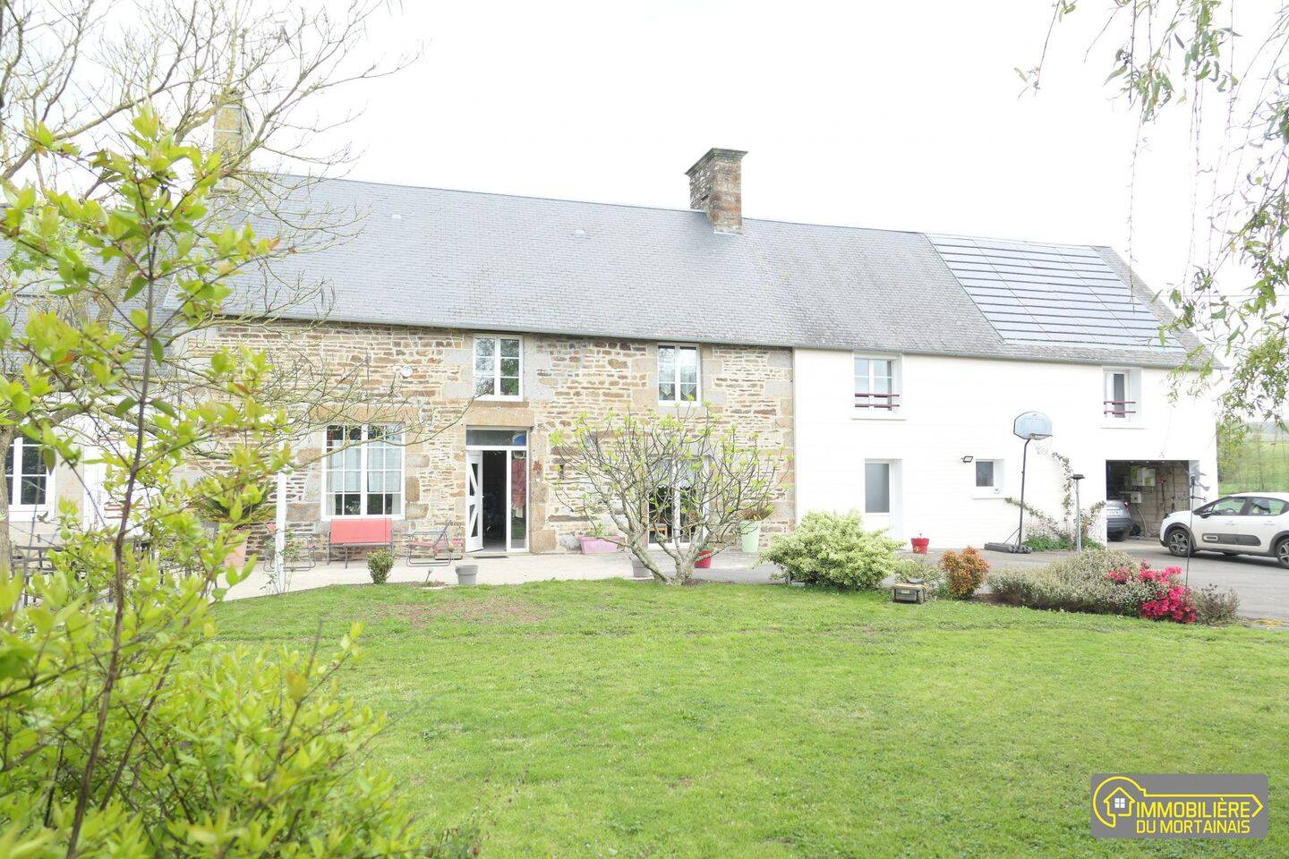 Maison 6 pièces 196 m² · à Grandparigny · 196 m² · 260 000 €