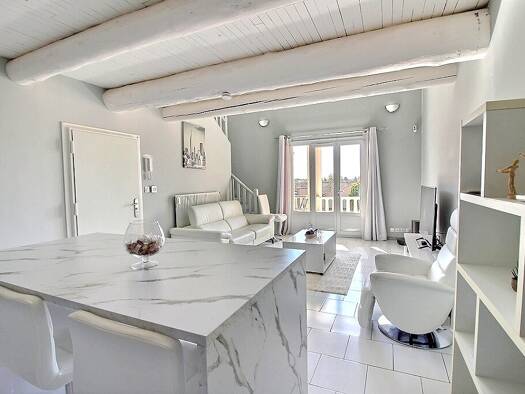 Appartement à vendre 255 000 € 5 pièces 4 chambres 112 m² 1er étage Ouest Monteux 84170