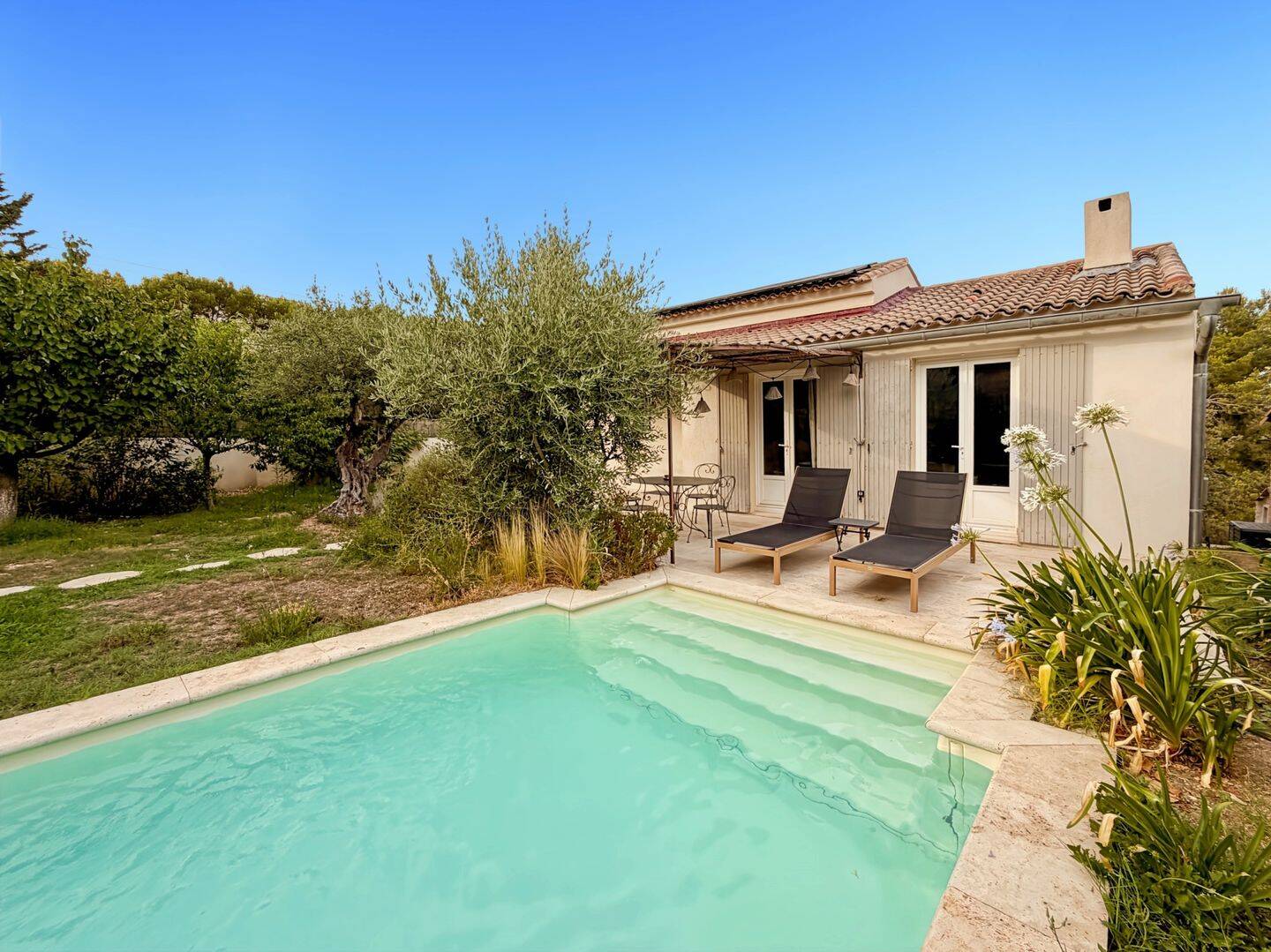 Maison 4 pièces 111 m² · à Ventabren · 110,8 m² · 2 235 €/mois