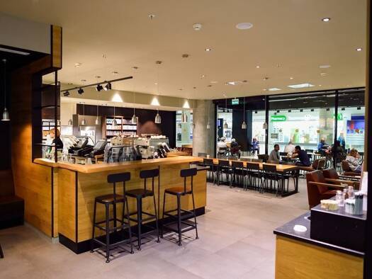 Bar / Café à vendre Fonds de commerce 536 000 € 210 m² d'espace de restauration Nîmes 30900