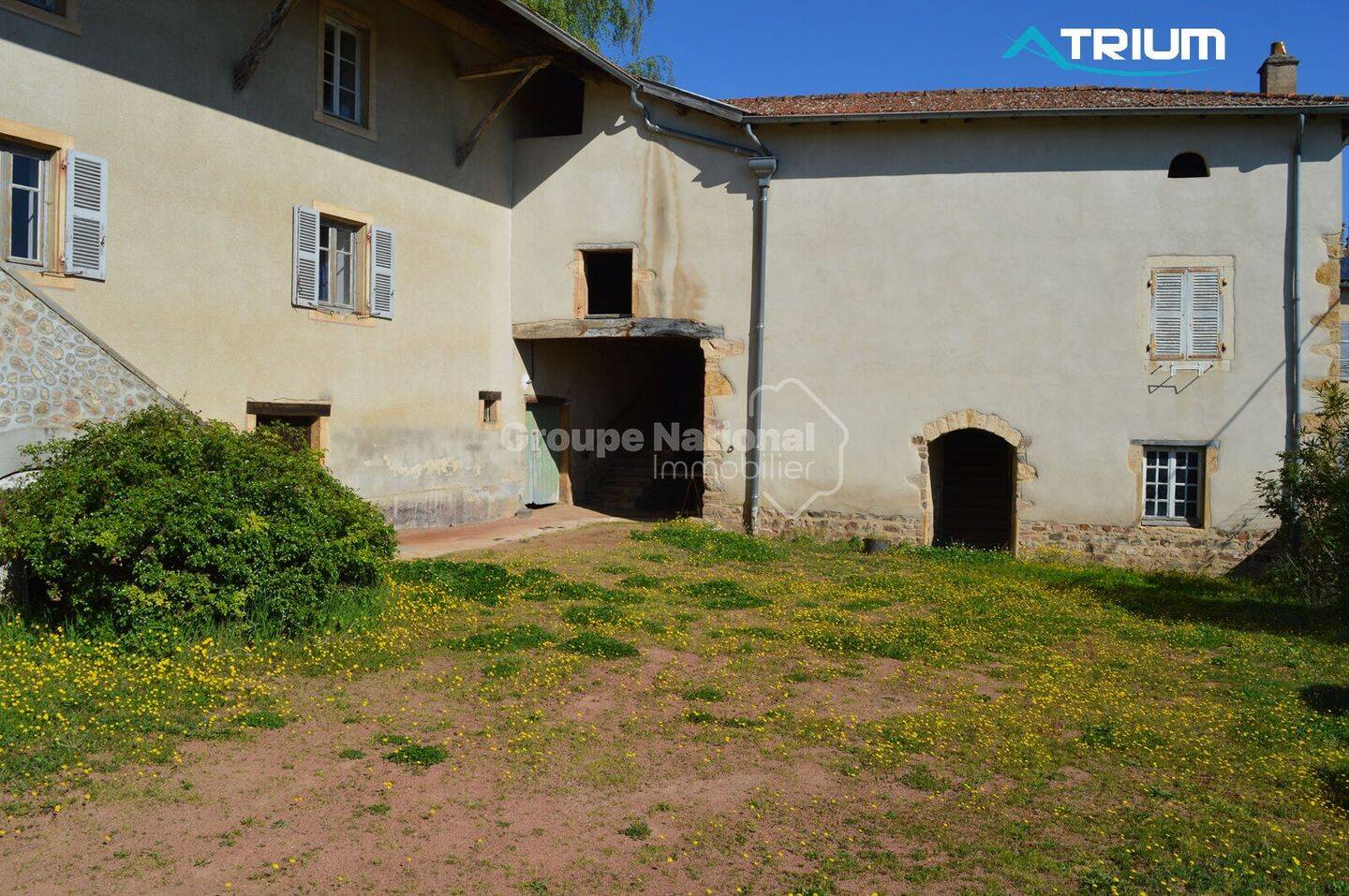 Maison 10 pièces 200 m² · à Saint-Étienne-la-Varenne · 200 m² · 298 000 €