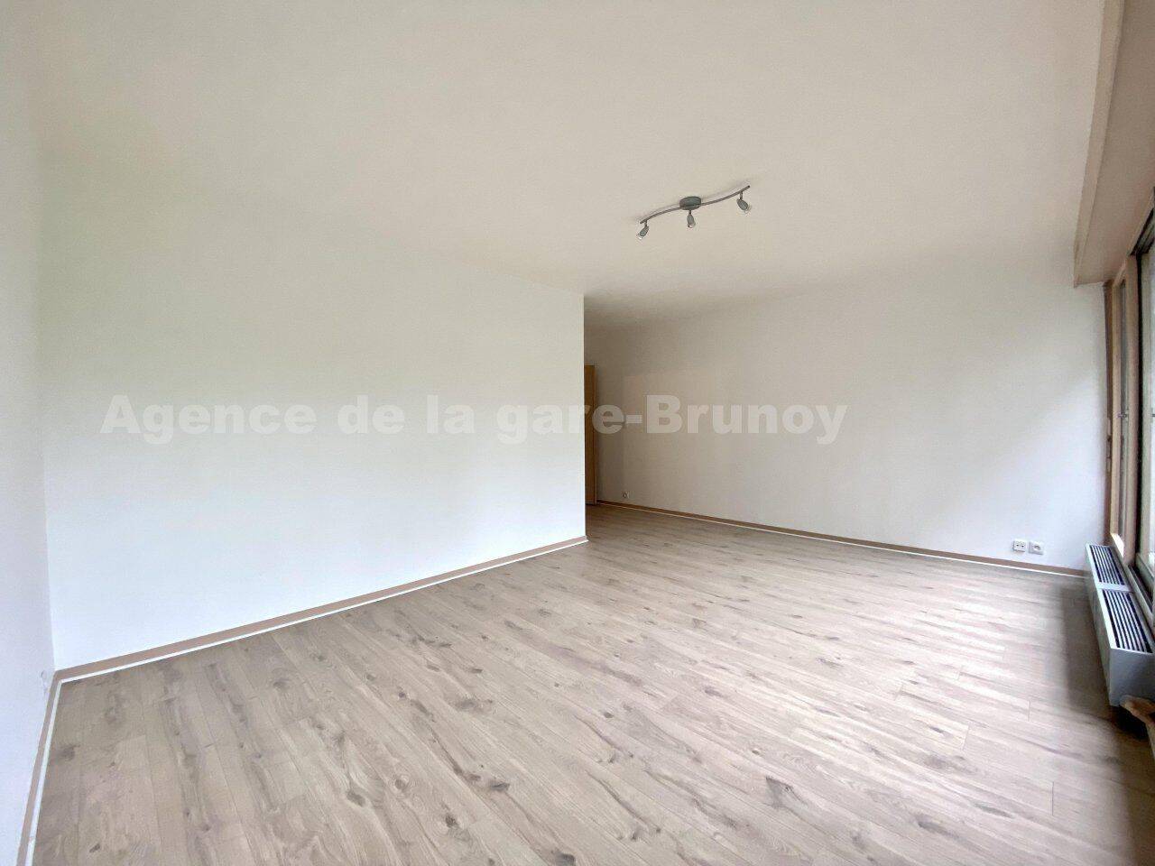Appartement 1 pièce 42 m² · à Brunoy · 42 m² · 805 €/mois