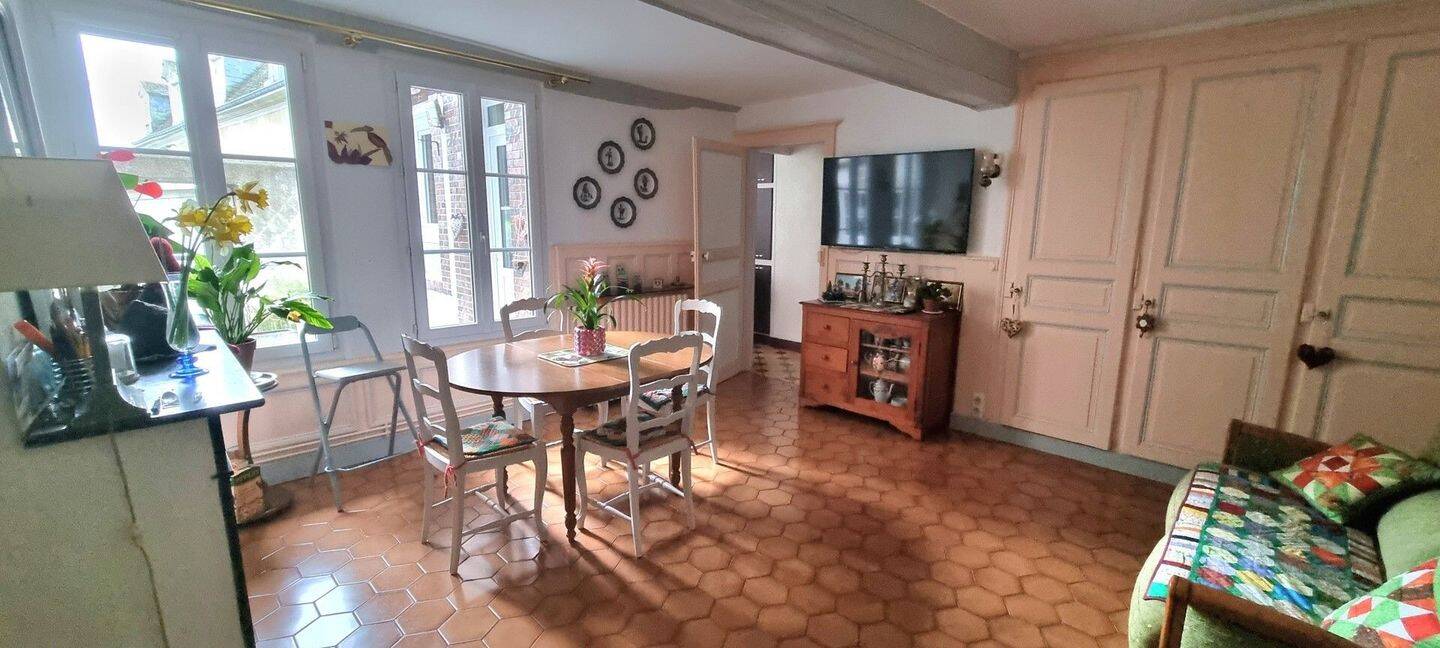 Maison 8 pièces 224 m² · à Brou · 224 m² · 166 000 €