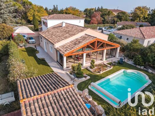 Maison à vendre 690 000 € 8 pièces 5 chambres 215 m² 1 001 m² de terrain Garons 30128