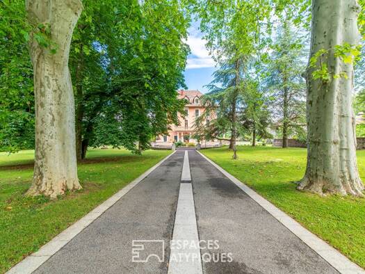 Maison à vendre 4 600 000 € 10 pièces 5 chambres 993 m² 19 461 m² de terrain Cités Thonon-les-Bains 74200