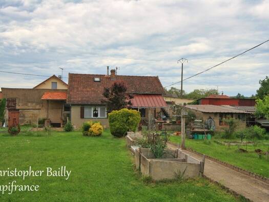 Maison à vendre 68 000 € 6 pièces 2 chambres 92 m² 1 713 m² de terrain Diou 03290