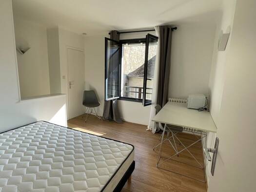 Appartement à louer 475 € 1 pièce 20 m² Étage 2/3 Arsonval Brive-la-Gaillarde 19100