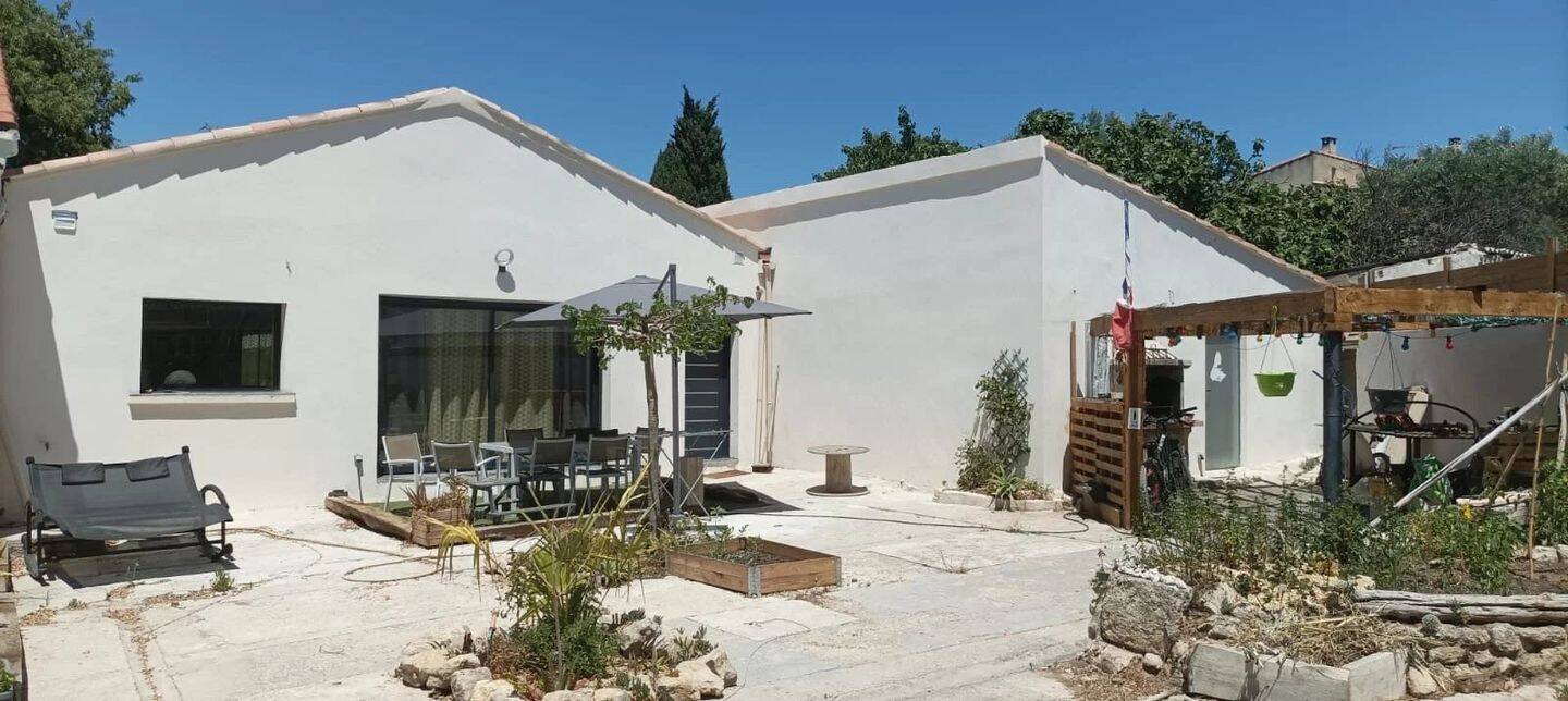 Maison 3 pièces 104 m² · à Saint-Mitre-les-Remparts · 104 m² · 360 000 €