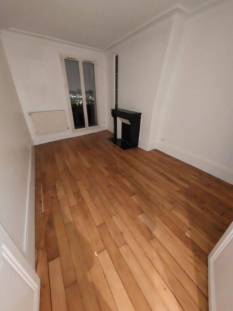 Appartement 2 pièces · à Paris 19ème Arrondissement · 986 €