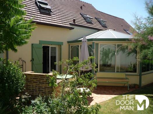 Demeure à vendre 349 800 € 6 pièces 4 chambres 201 m² 782 m² de terrain Gallardon 28320