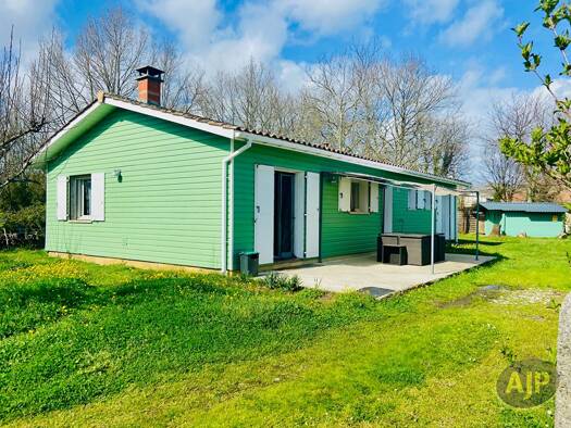 Maison à vendre 243 800 € 5 pièces 4 chambres 105 m² 1 304 m² de terrain Saint-Germain-d'Esteuil 33340