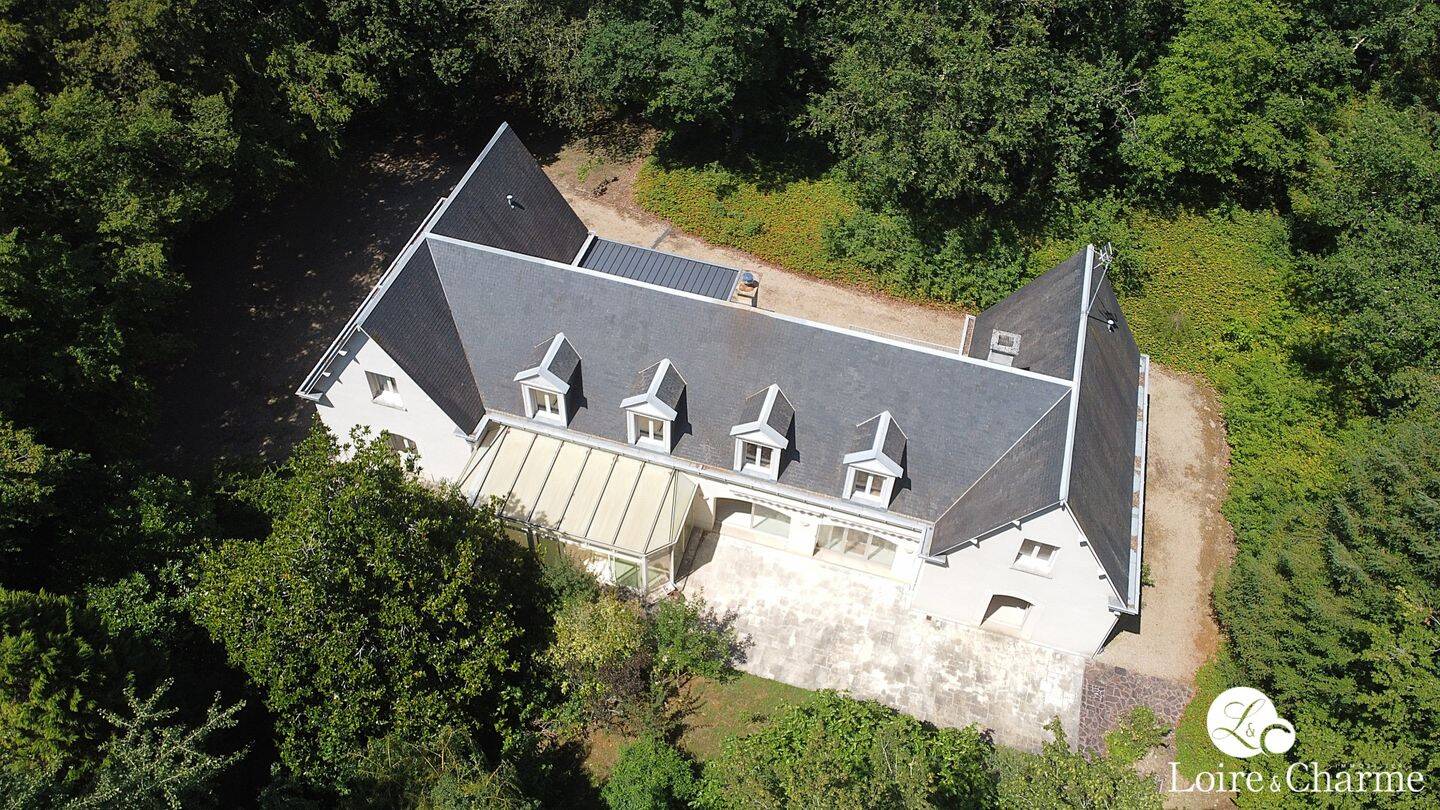 Maison 9 pièces 410 m² · à Montrichard Val de Cher · 410 m² · 400 000 €